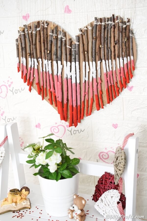 31 inexpensive DIY wall hanging ideas to transform your walls - 193