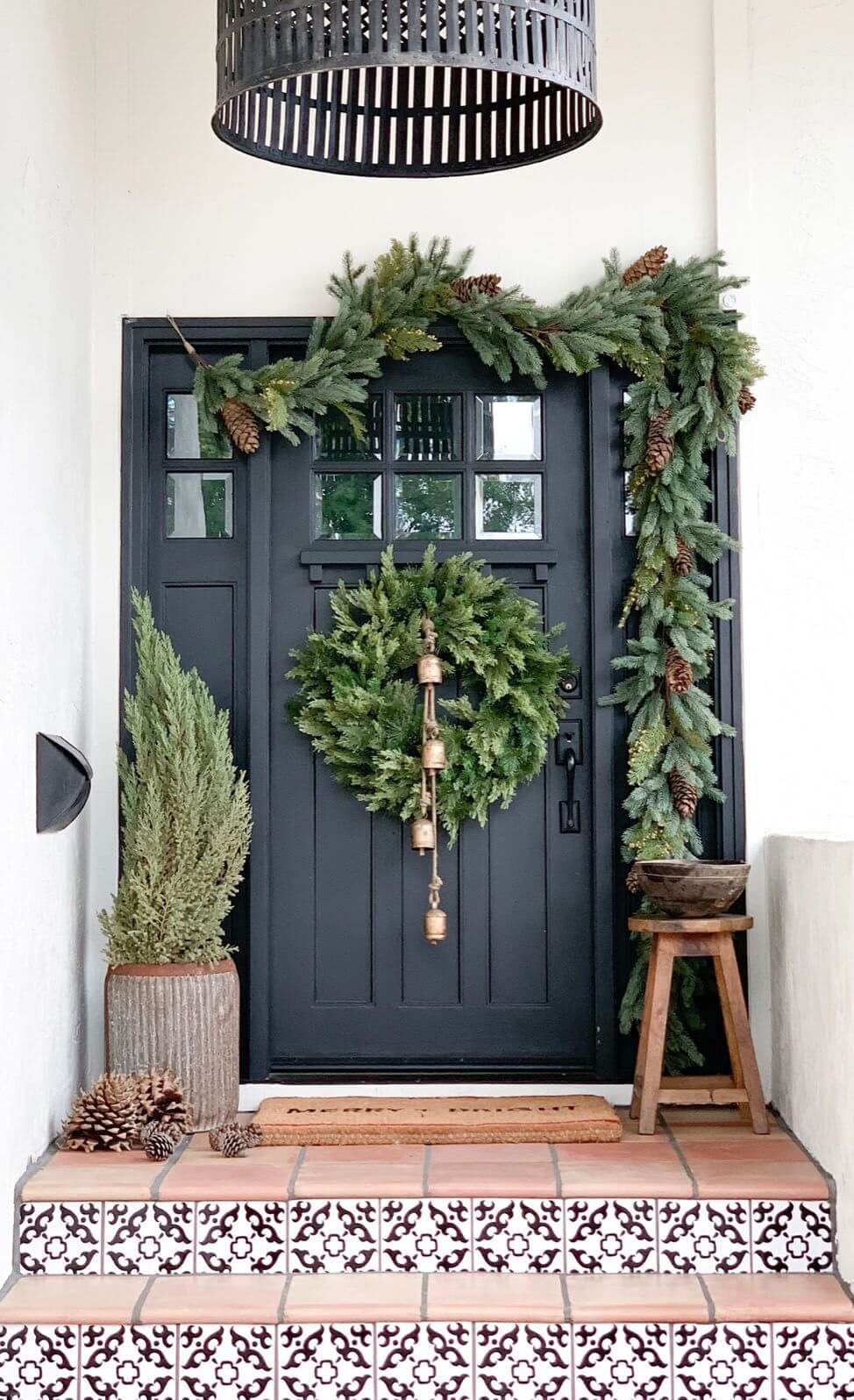 Beautify your front porch with 43 amazing winter decorating ideas - 331