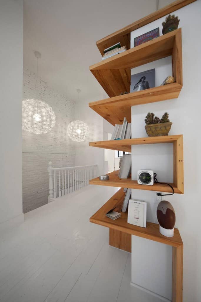 Clever corner shelving ideas to use little space efficiently - 81