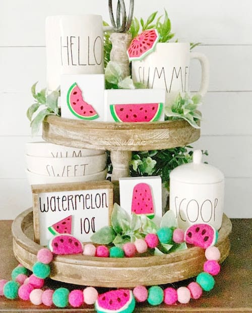 21 Attractive Summer Decorating Ideas for Tiered Trays - 69