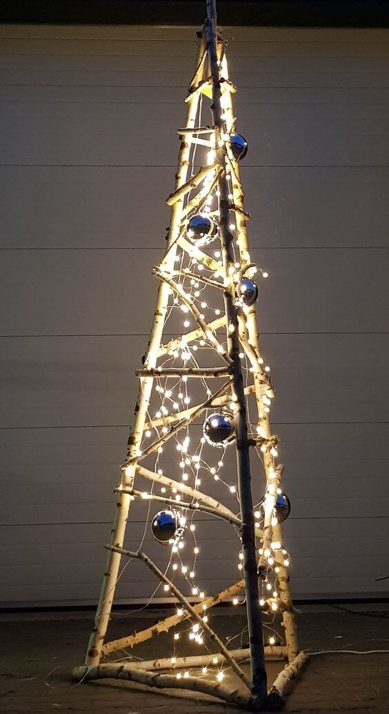 Weird DIY Backyard Christmas Tree Ideas for an Impressive Look - 123