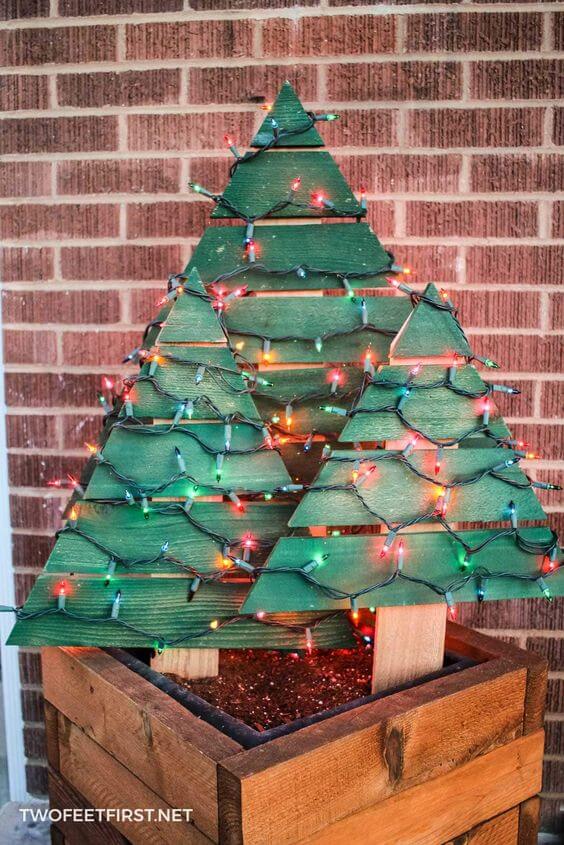 Weird DIY Backyard Christmas Tree Ideas for an Impressive Look - 125