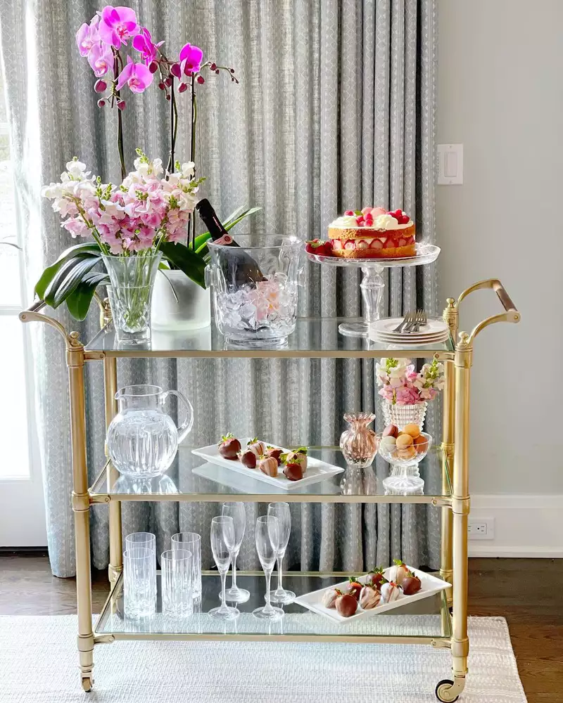 Stunning bar cart ideas to add cool style to your home - 81