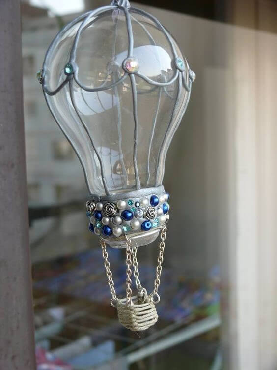 17 creative recycled lightbulb ideas for your next home decorating projects - 125