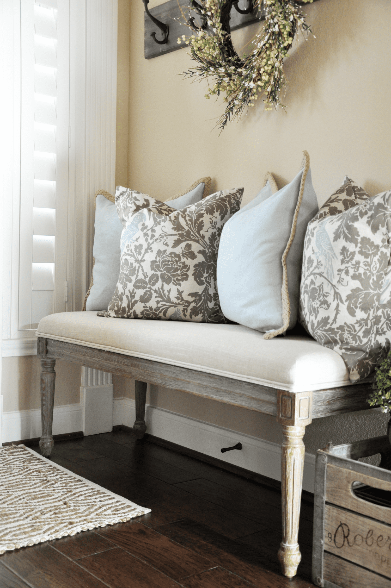 25 brilliant entryway bench ideas for your home - 77