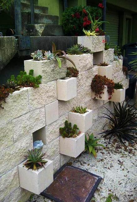 22 Awesome Cinder Block Garden Ideas - 165