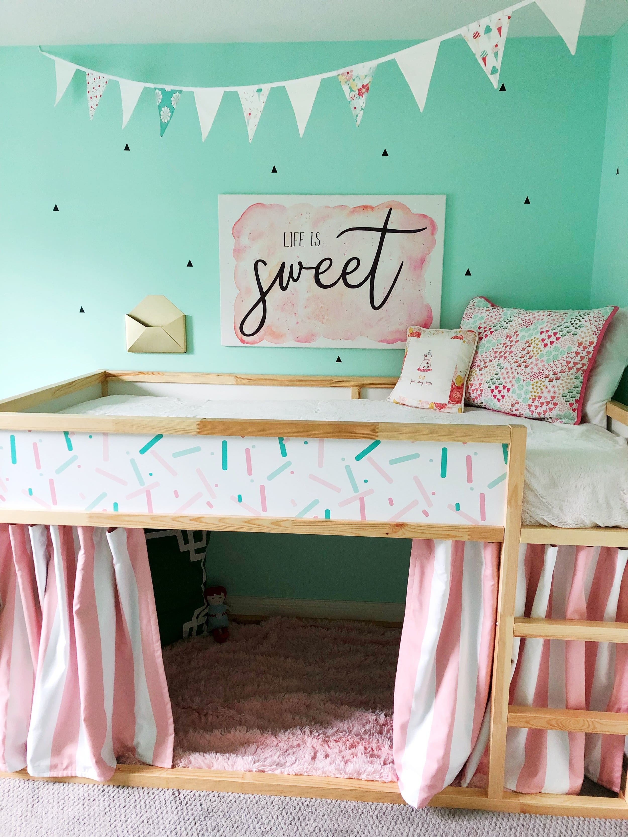 25 Dream - Look Like Bedroom Decorating Ideas For Your Kids - 91