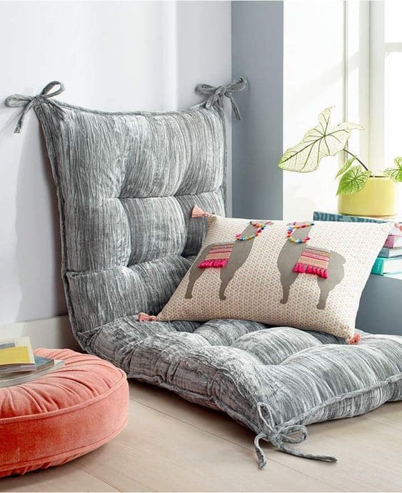 25 inspirational ideas for cozy pillow corners - 177