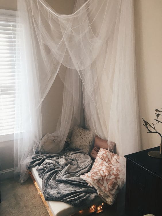 25 inspirational ideas for cozy pillow corners - 183