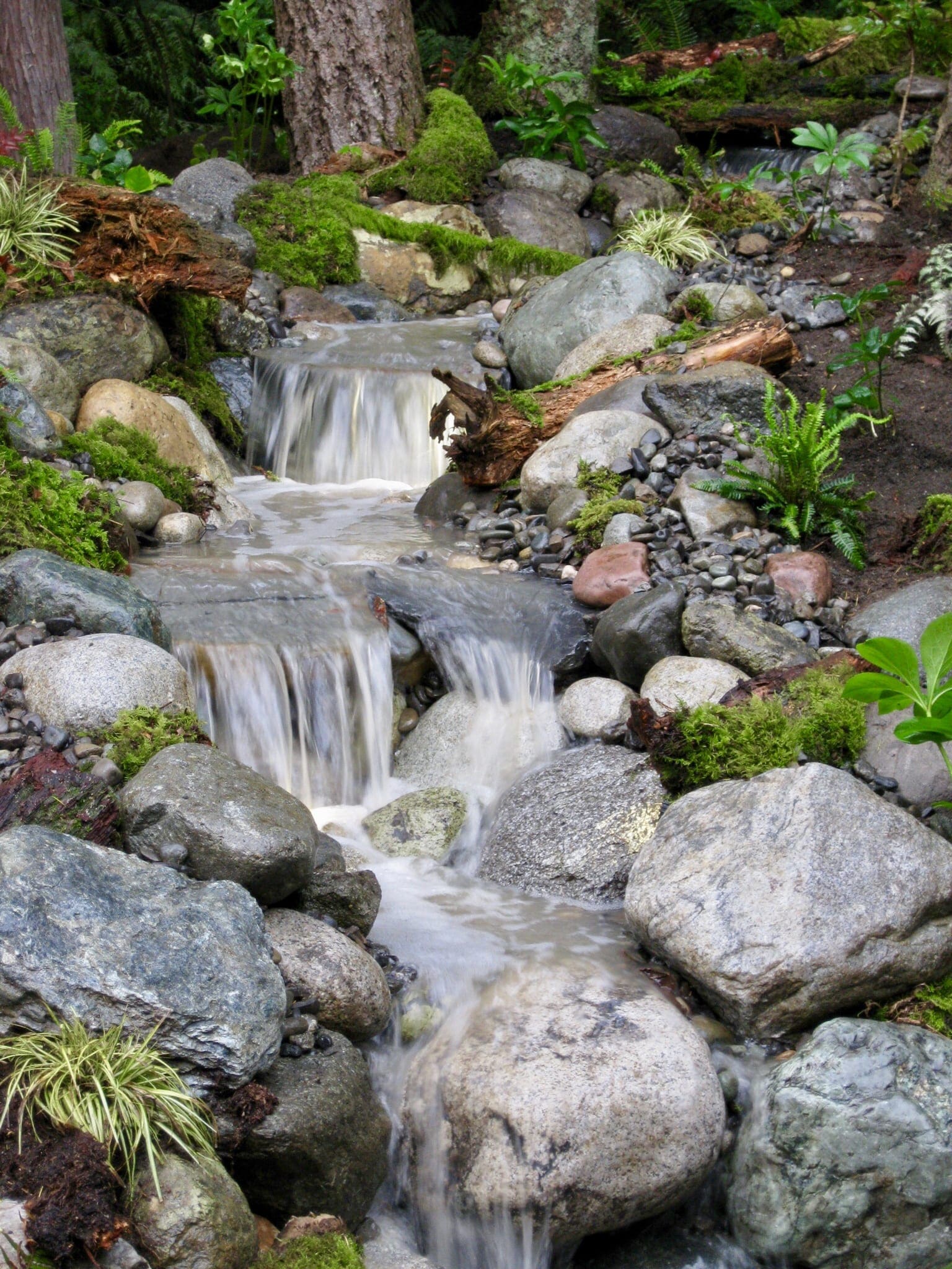 22 beautiful garden ponds with waterfalls - 75