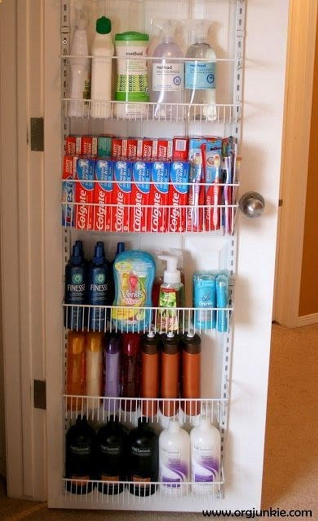 20 mesmerizing over the door storage ideas to put in your bag - 165