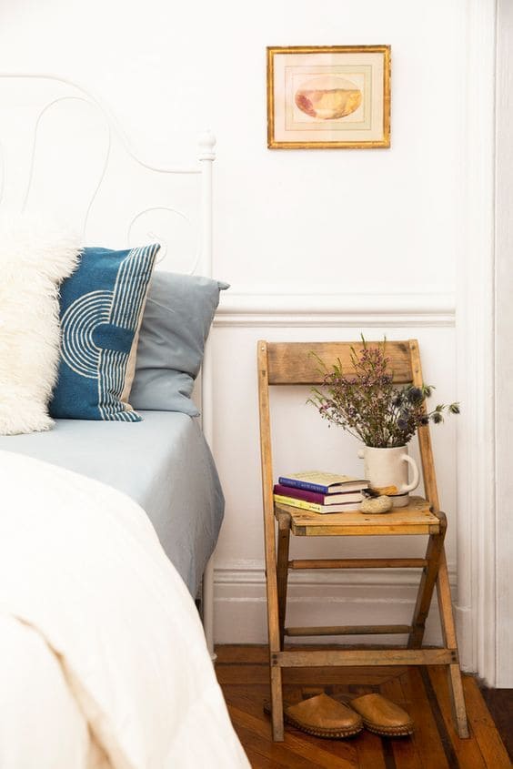 25 inspiring ideas to make your own bedside table - 77