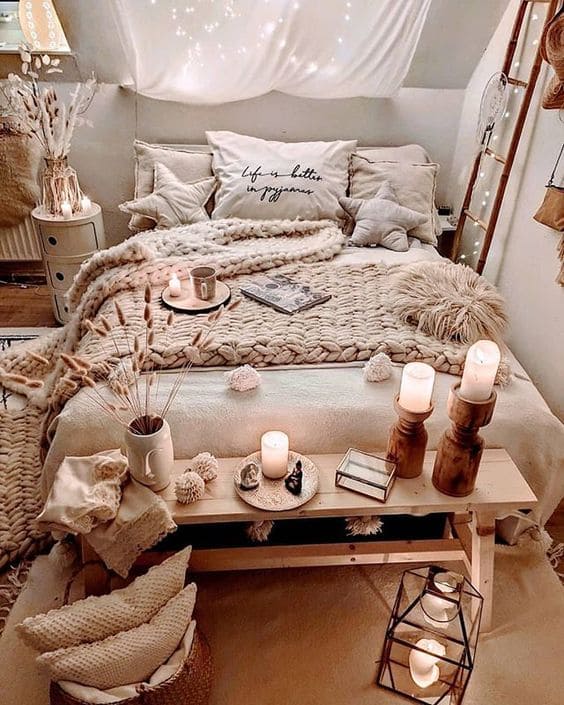 30 Cozy Beautiful Boho Bedroom Decorating Ideas for the Winter Months - 103
