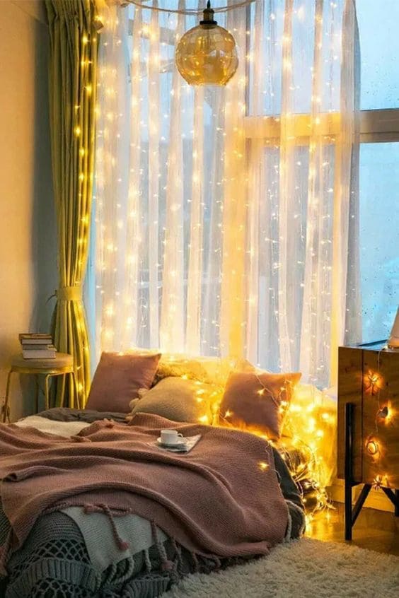 25 Gorgeous Bedroom String Lights Ideas - 103