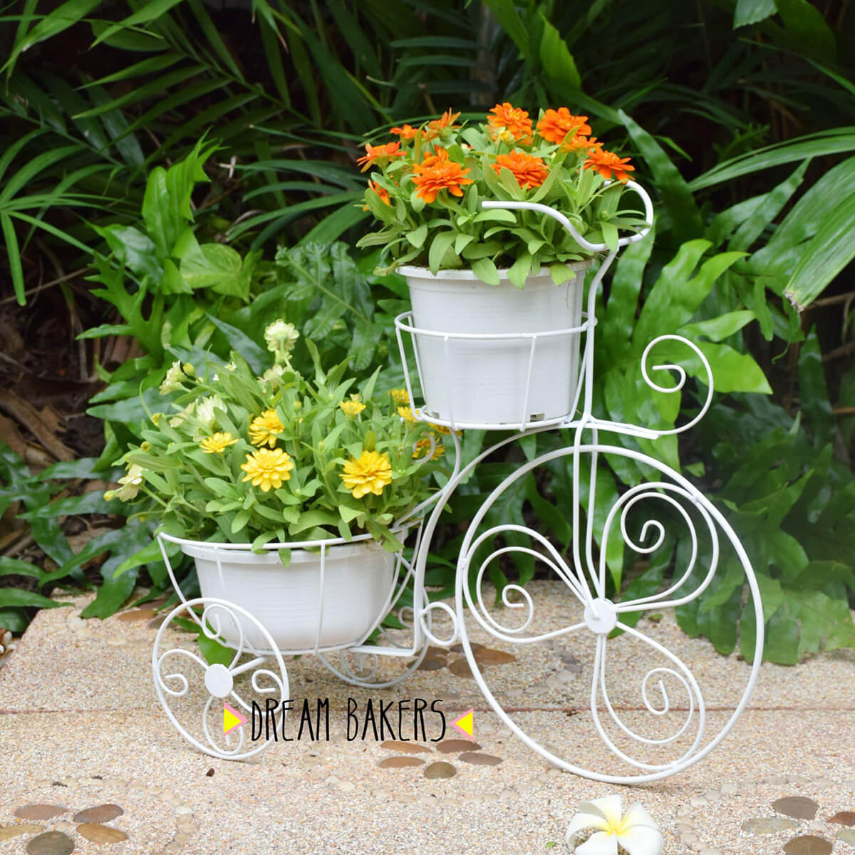 23 pretty front door flower pots to add personality to your home